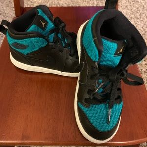 Air Jordan 1 AUTHENTIC